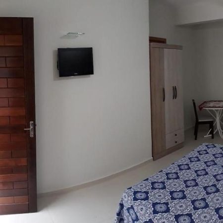 Quarto Completo E Cafe Da Manha Em Bombinhas Bed & Breakfast Exterior foto